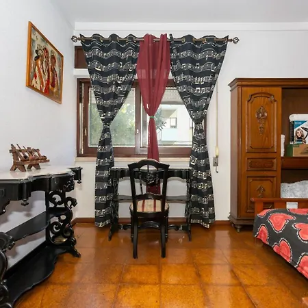 The Whole Villa, Near A Large Park And A Quiet Beach Villa Barreiro (Setubal)