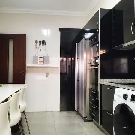 The Whole Villa, Near A Large Park And A Quiet Beach Vila *