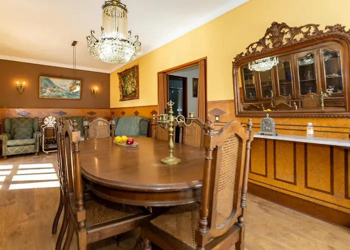 The Whole Villa, Near A Large Park And A Quiet Beach *