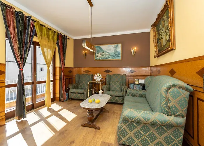 The Whole Villa, Near A Large Park And A Quiet Beach Вилла