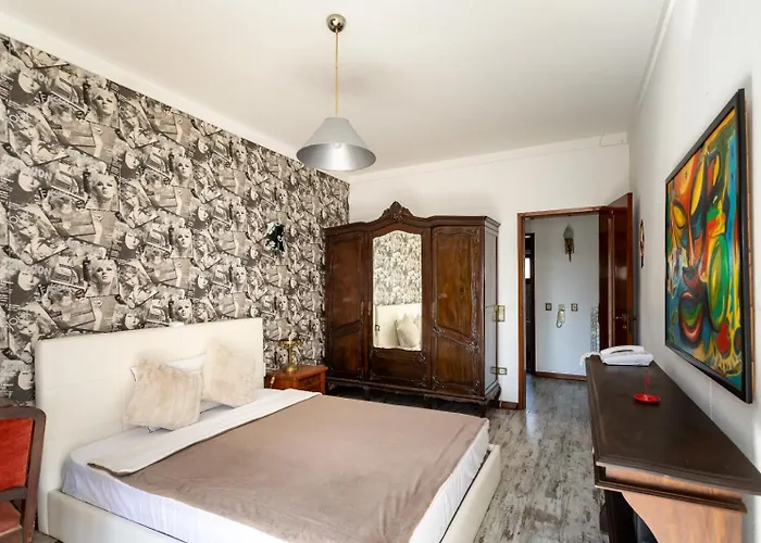 The Whole Villa, Near A Large Park And A Quiet Beach *